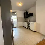 Apartment Yellow Turtle *