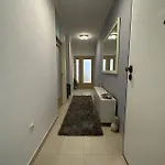 Yellow Turtle Апартаменти *