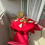 Yellow Turtle Макарська