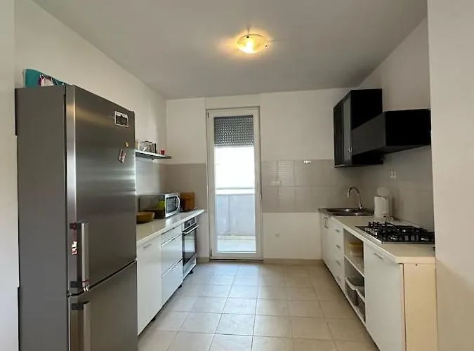 Yellow Turtle Apartman *