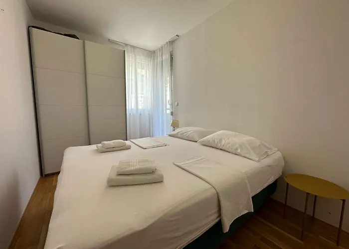 Yellow Turtle Apartman *