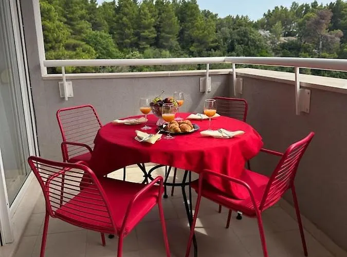 Yellow Turtle מאקרסקה